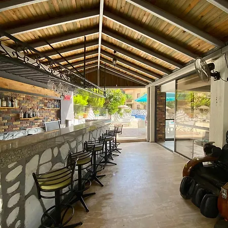 Ξενοδοχείο Eda 2*